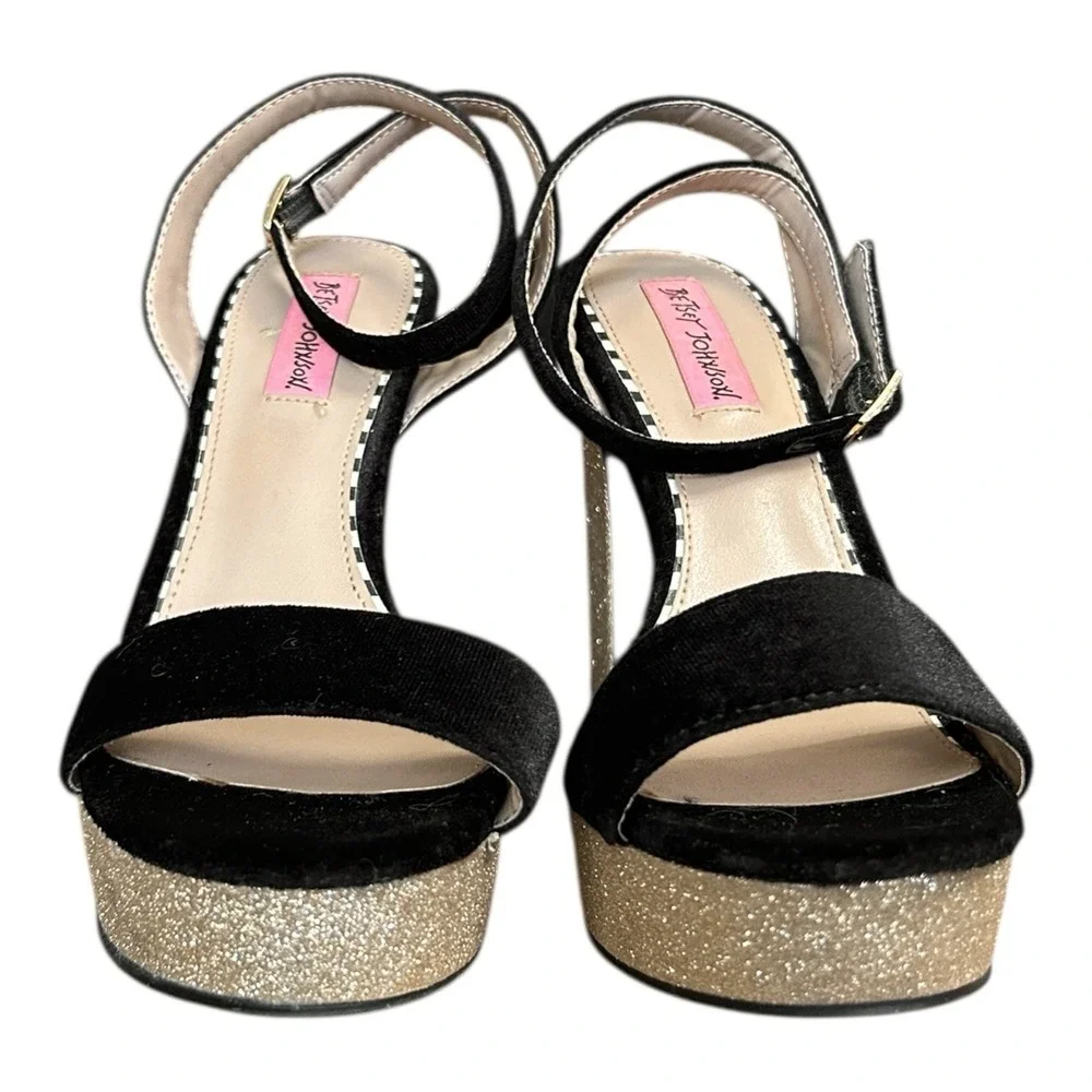Betsey Johnson betsey johnson